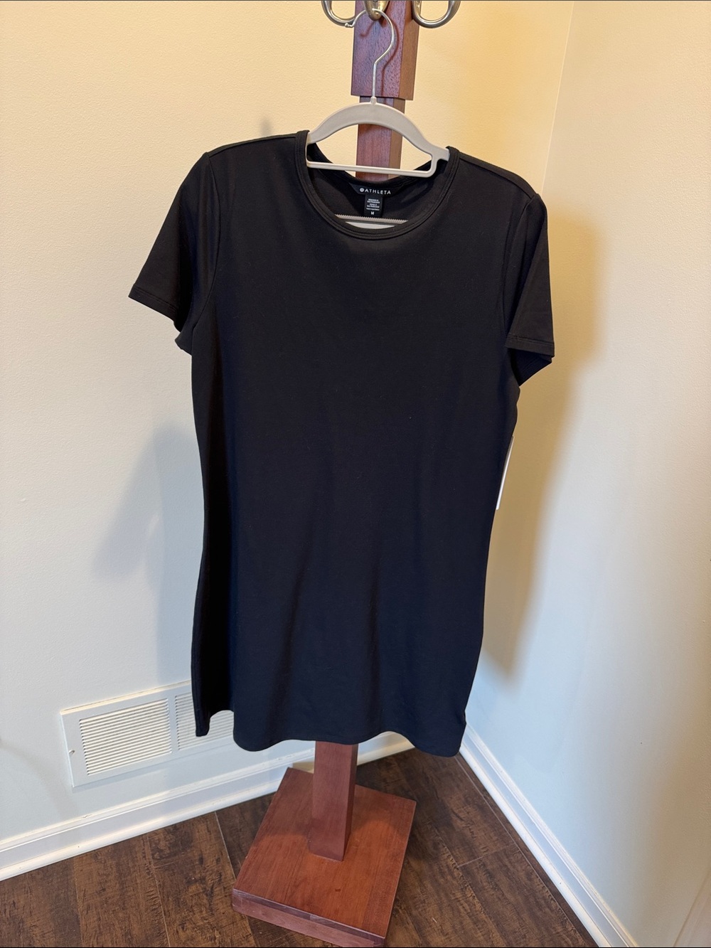 Athleta Black Short Sleeve Crewneck Tee dress sz M